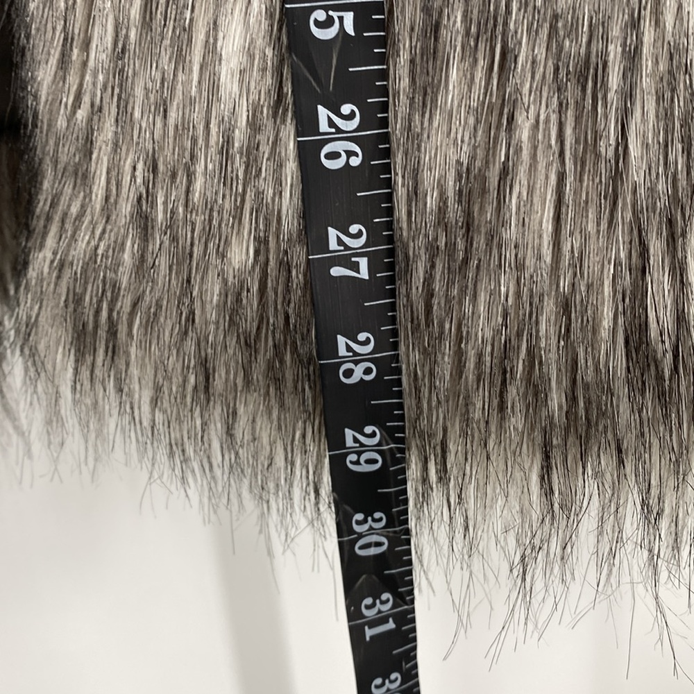 Lovers + Friends Gray Faux Fur Vest Women’s Small Camille Revolve Open‎ Front - Picture 8 of 13